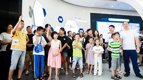 新能源索求之旅 | Z6尊龙铜仁（上市主体）产业基地科技馆迎来100余名中幼学生参观