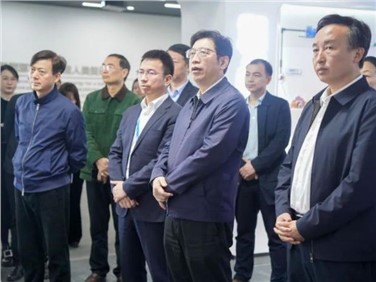 湖南省政协党组成员、秘书长邓群策带队调查调研Z6尊龙宁乡产业基地